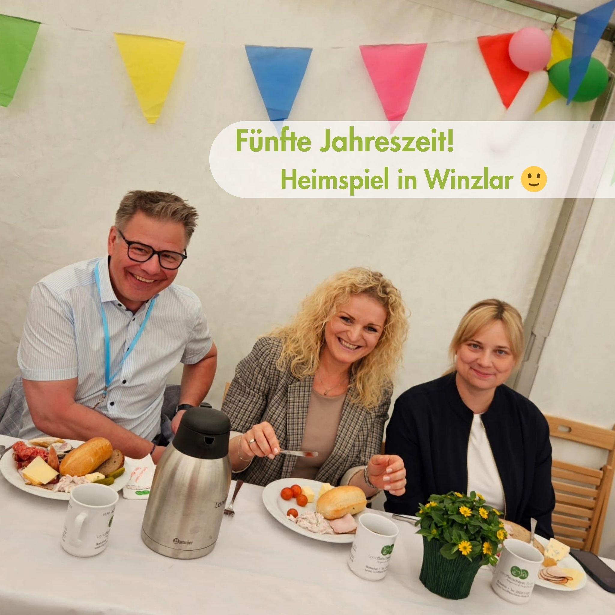 Spaß im Festzelt - gemeinsam mit Judy Grothe und Marja-Liisa Völlers.