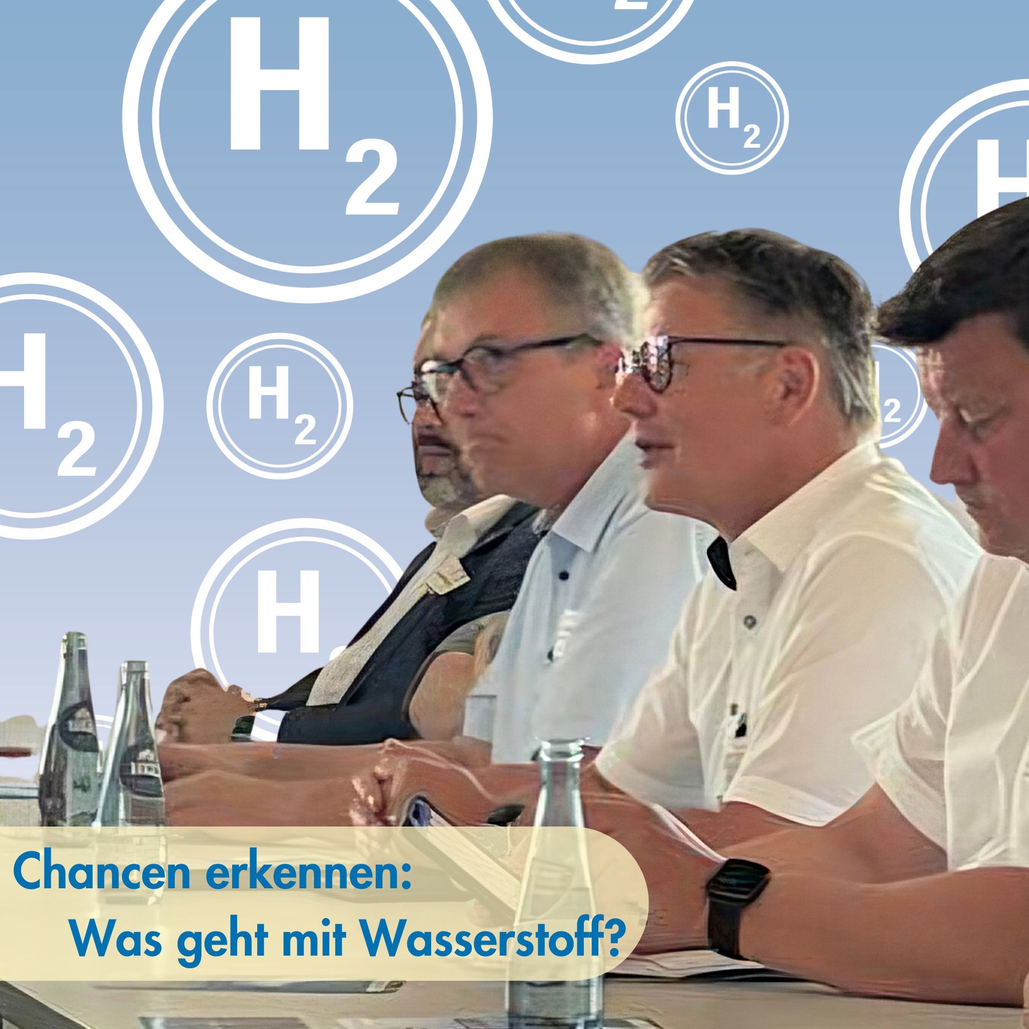 Martin Franke (Mitte) will sich im Landkreis Nienburg dafür einsetzen, die Einsatzmöglichkeiten erneuerbarer Energien wie Wasserstoff konsequent im Auge zu behalten.