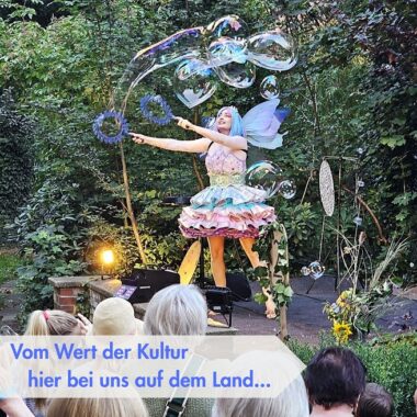 Einfach zauberhaft: Das Große Fest im kleinen Garten des Binderhaus-Vereins in Rodewald.