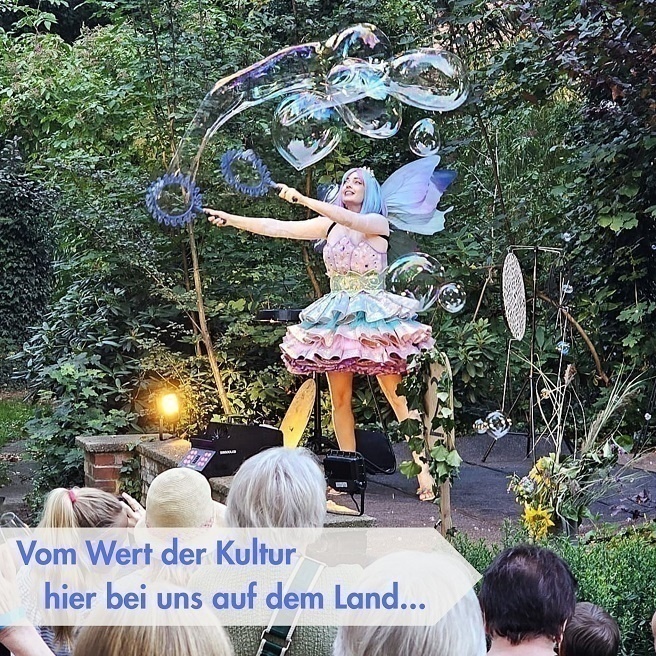 Einfach zauberhaft: Das Große Fest im kleinen Garten des Binderhaus-Vereins in Rodewald.